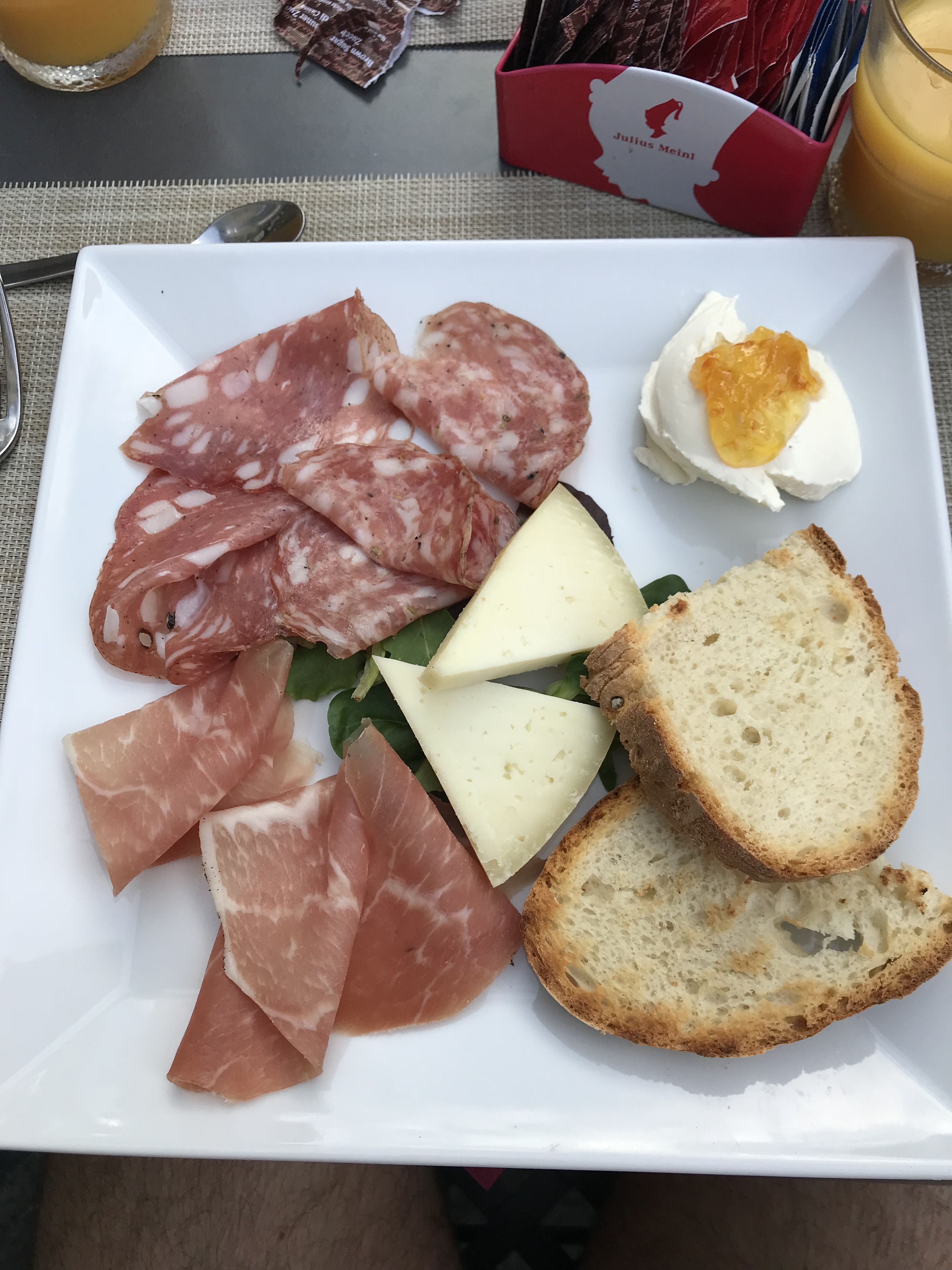 3A2A013C-A880-48C5-9DD7-BAC10FB991FE