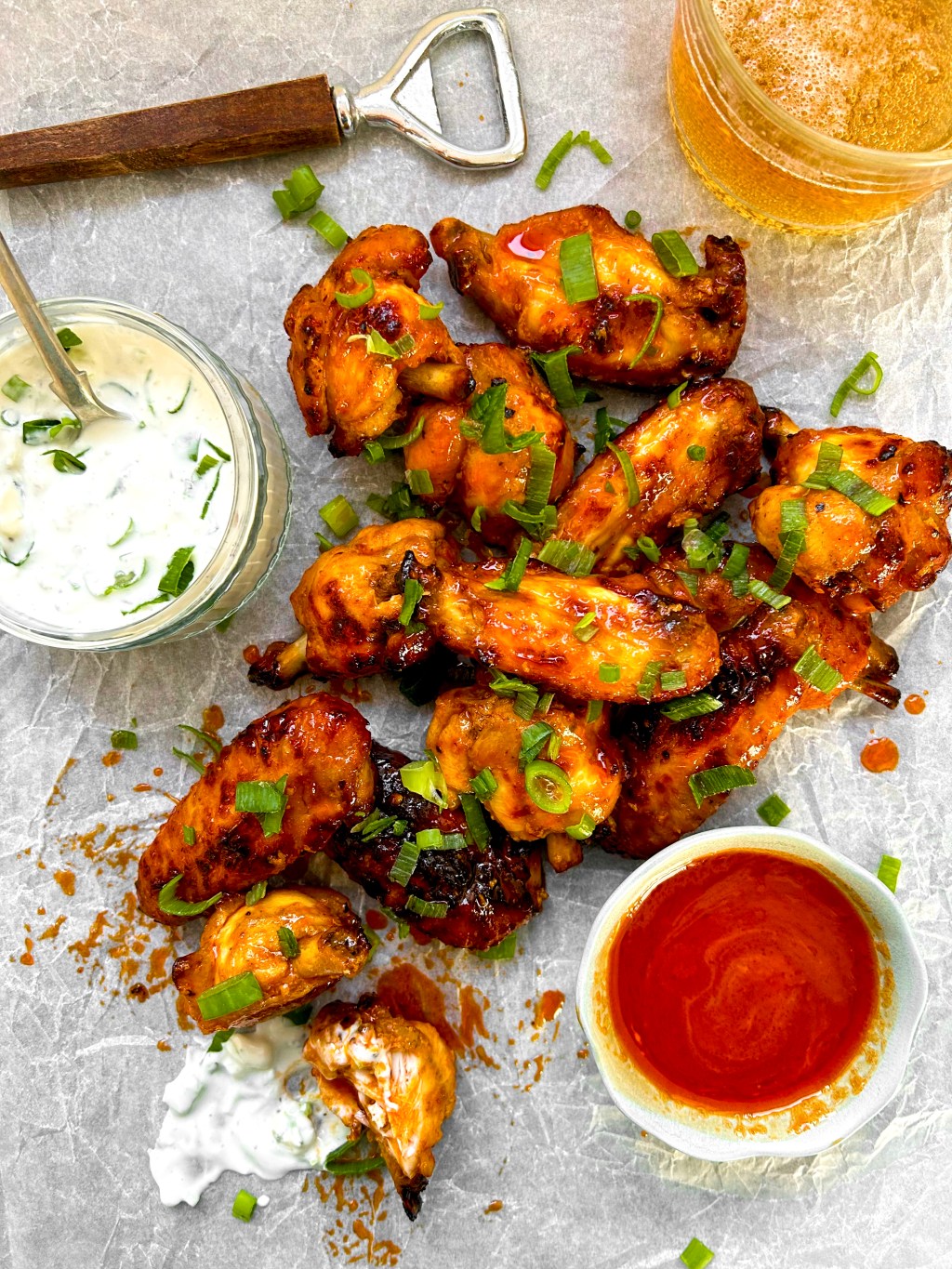 HOT WINGS & BLUE CHEESE&nbsp;DIP