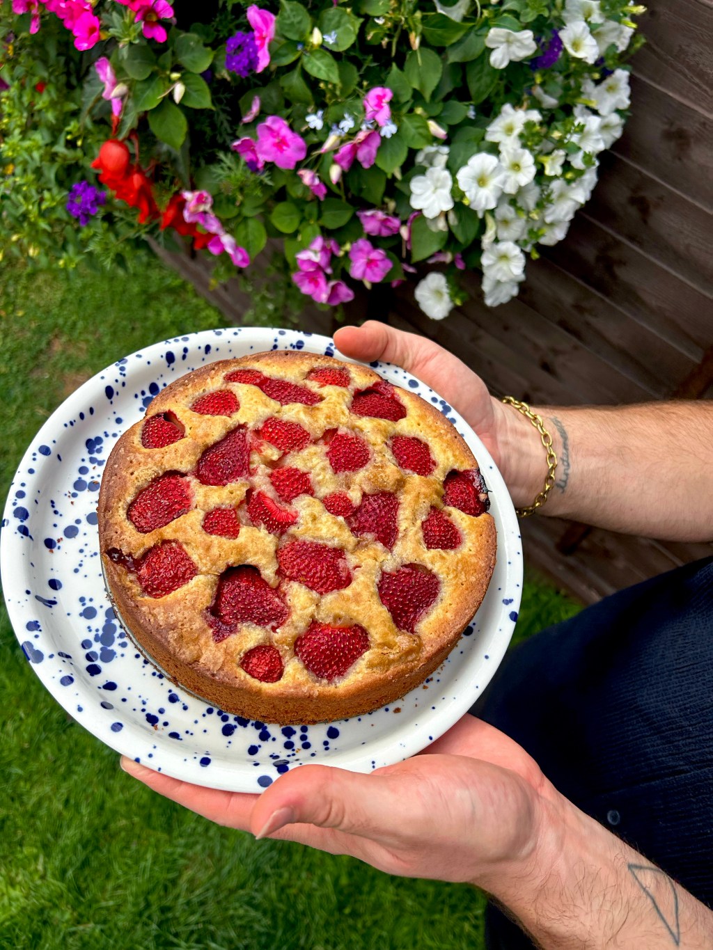STRAWBERRY CAKE WITH CARADMOM AND OLIVE&nbsp;OIL